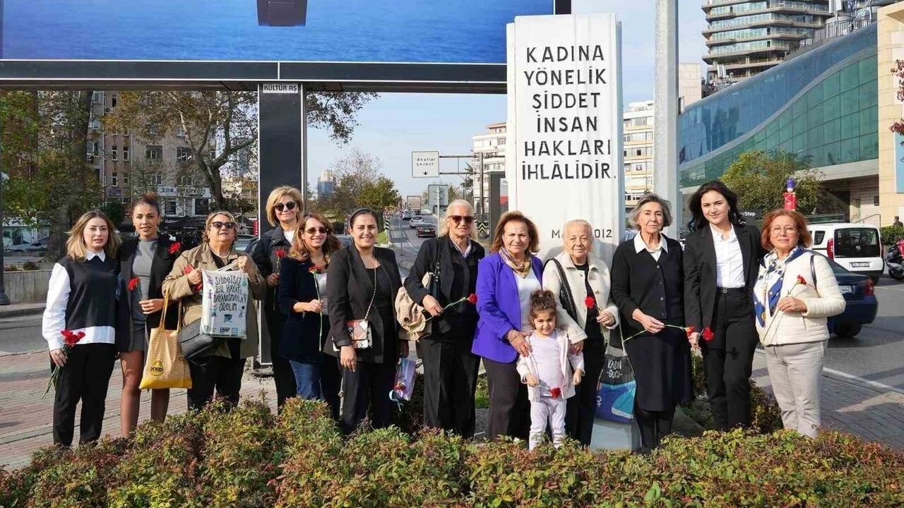 Beşiktaş'ta Kadına Yönelik Şiddetle Mücadele Paneli Yapıldı