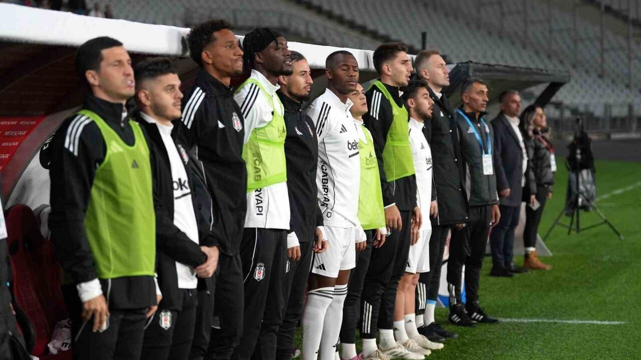 Beşiktaş'ta Kadroda 3 Değişiklik: Sergen Yalçın'ın Tercihleri