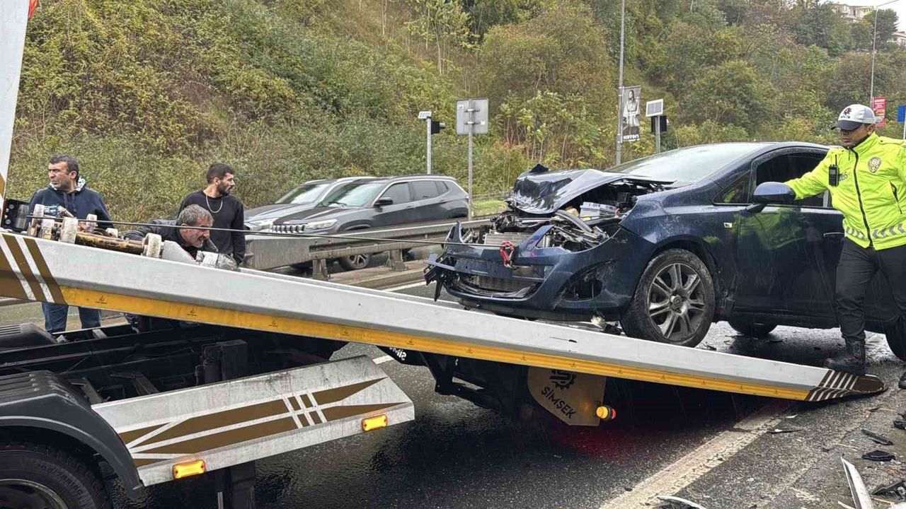 Beşiktaş'ta Yağmur Nedeniyle Peş Peşe İki Trafik Kazası