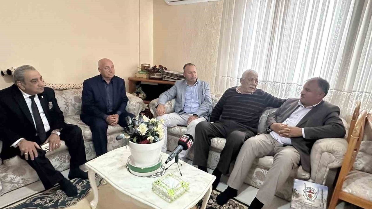 Beyağaç Belediye Başkanı, Başpehlivan Hüseyin Çokal'ı Ziyaret Etti