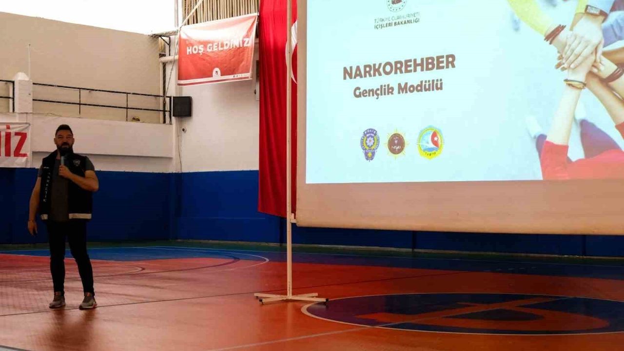 BİLECİK'TE 'EN İYİ NARKOTİK POLİSİ ANNE' EĞİTİMİ DÜZENLENDİ