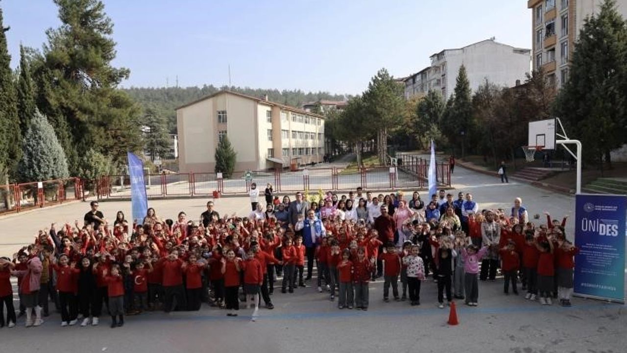 Bilecik'te Genç Gönüllüler Kütüphanesi Açıldı