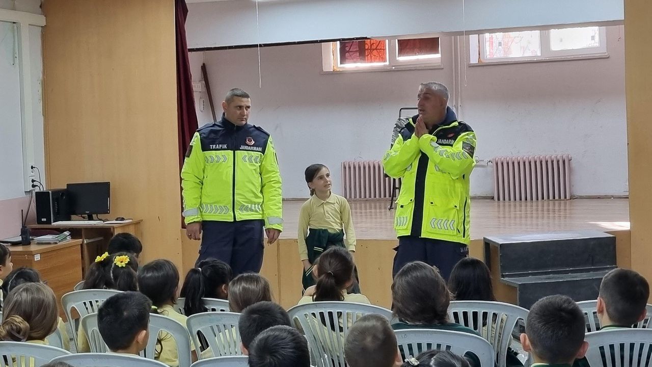 Bilecik'te Öğrencilere Trafik Güvenliği Eğitimi