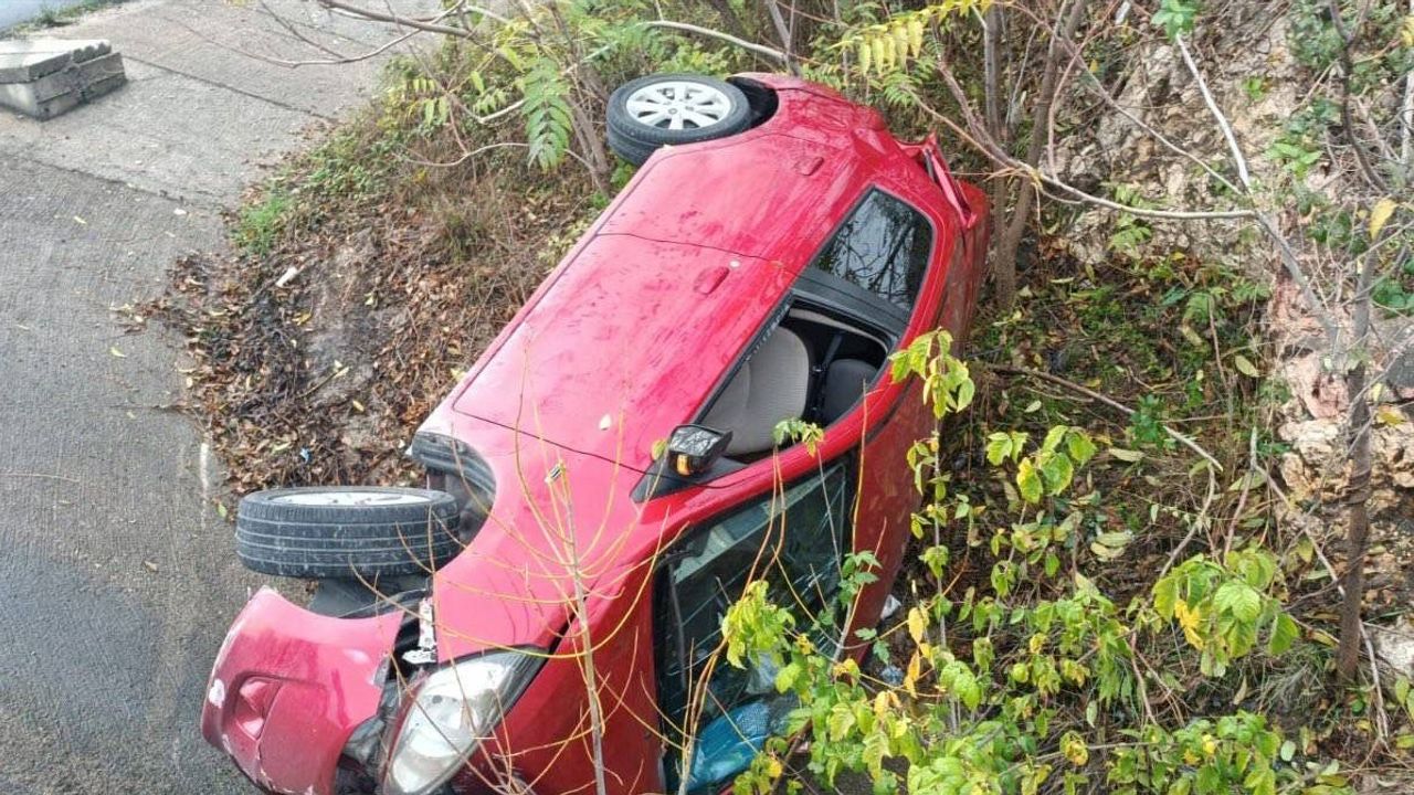 Bilecik'te Takla Atan Araçta 3 Yaralı