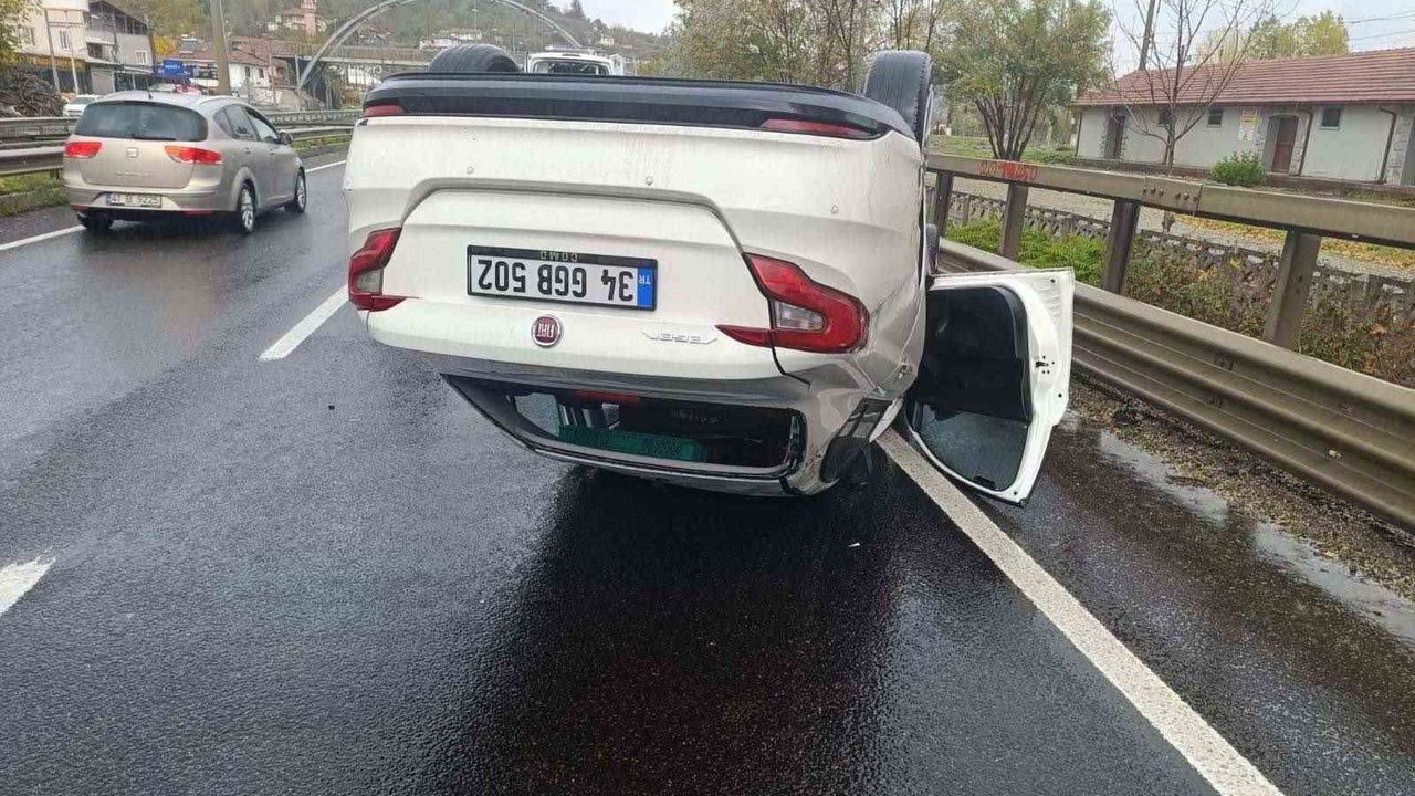 Bilecik'te Takla Atan Araçta Sürücü Yaralandı