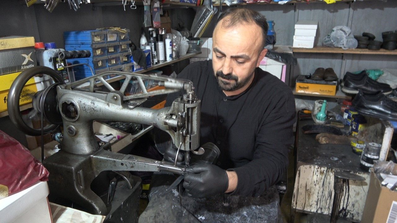 Bingöl'de Ayakkabı Tamircisi Mahfuz Koçdağı'nın Zorlu Mücadelesi