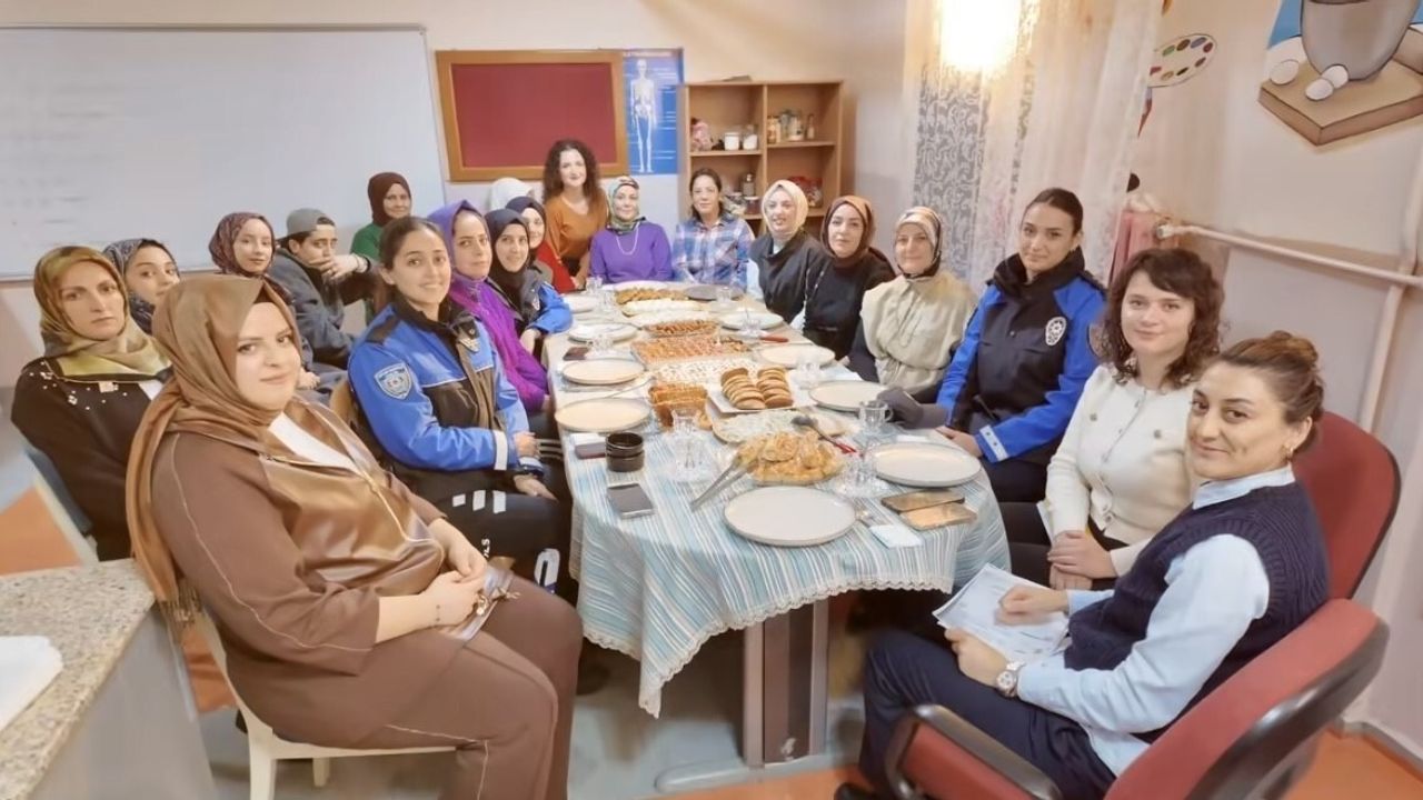 Bingöl'de Kadınlara KADES ve Güvenlik Eğitimi Verildi