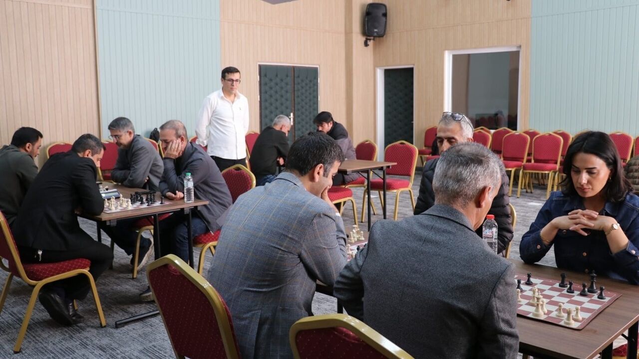 Bingöl'de Öğretmenler Arası Satranç Turnuvası Tamamlandı