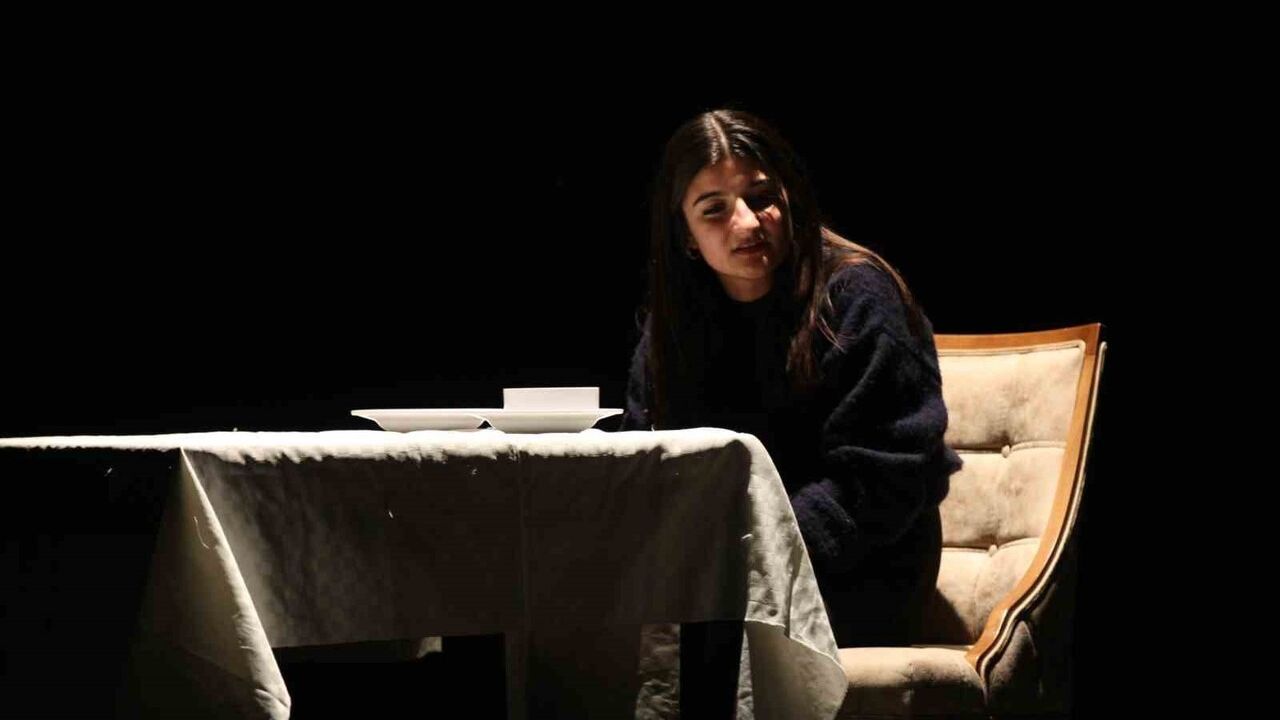 Bir Gün Değil Bir Gül’dür Öğretmen Tiyatro Gösterimi