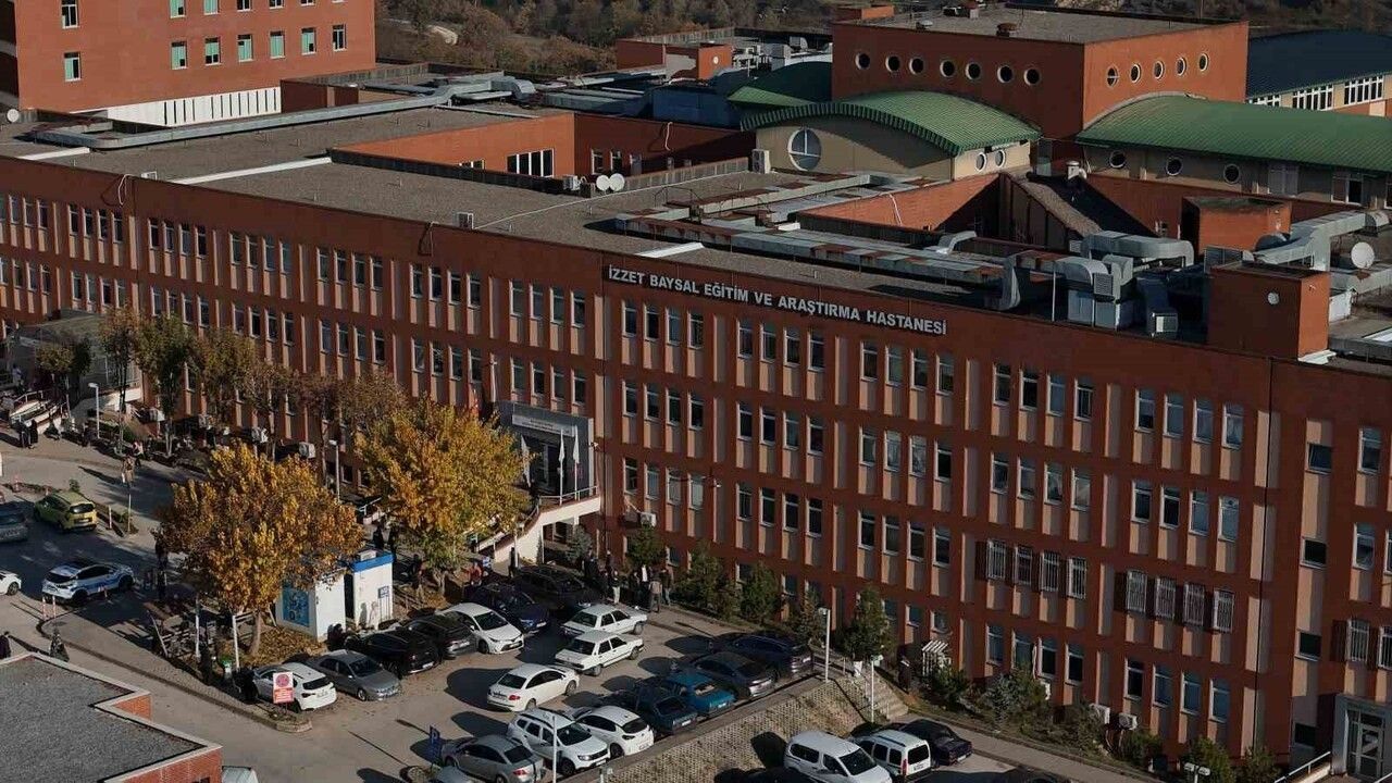 Bolu'da Diş Hekimliği Fakültesi Öğrencileri Yemekten Zehirlenme Şüphesiyle Hastaneye Başvurdu