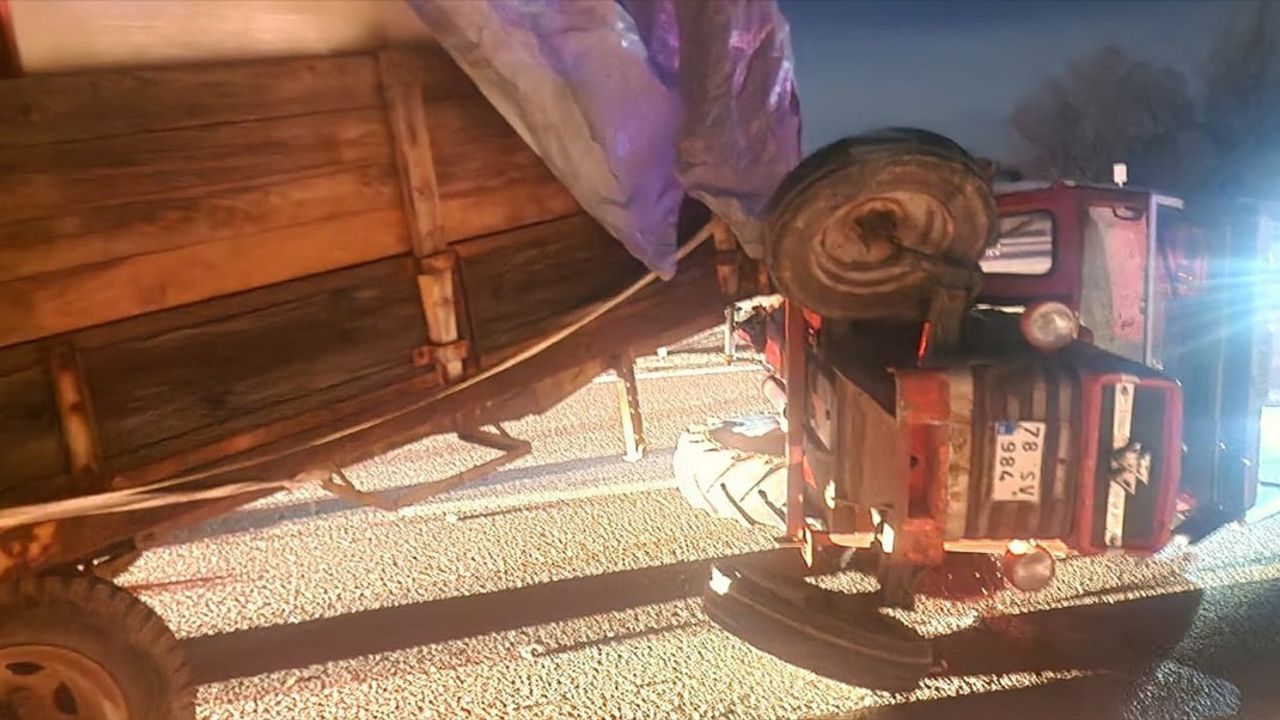 Bolu'da Traktör ve Kamyonet Çarpıştı, 5 Yaralı