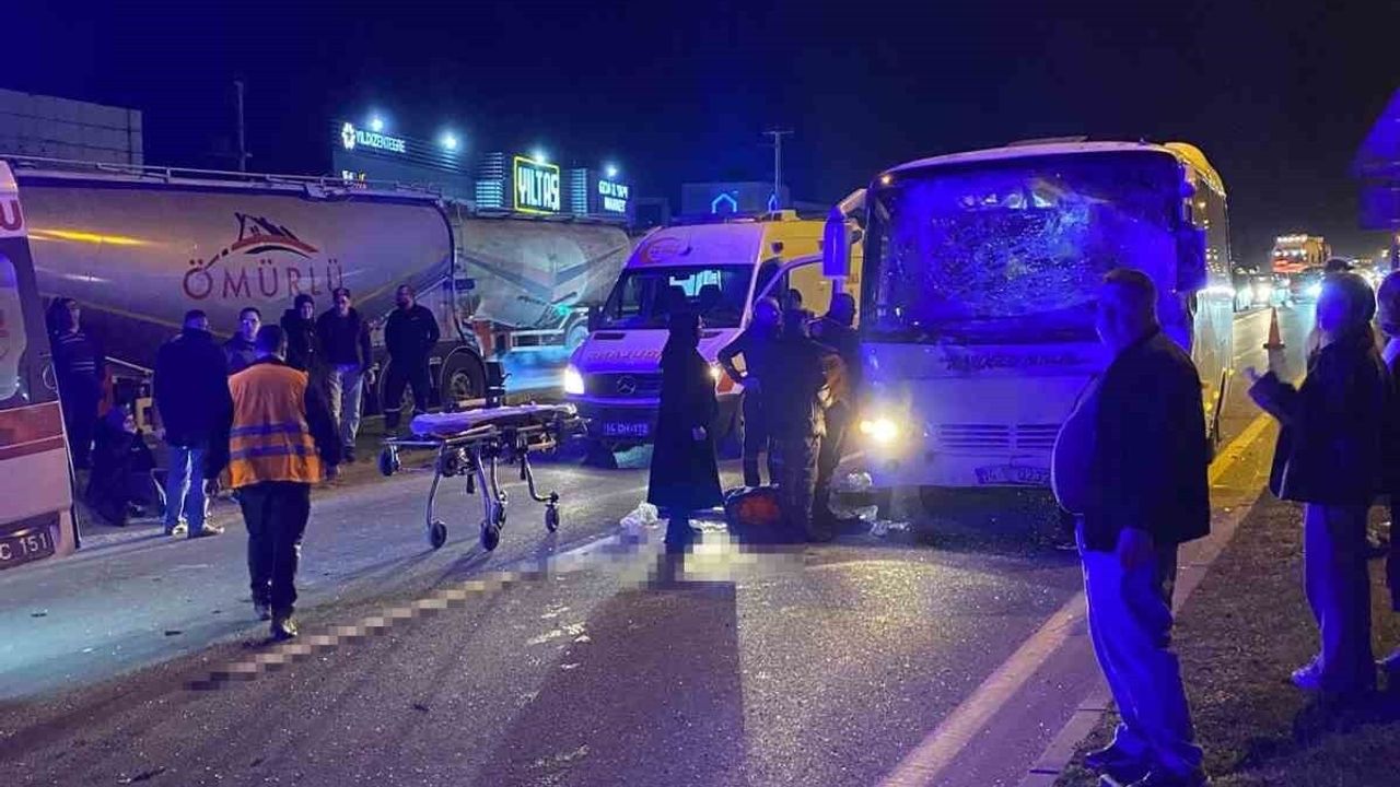Bolu'da Üç Servis Midibüsü Çarpıştı: 11 Yaralı