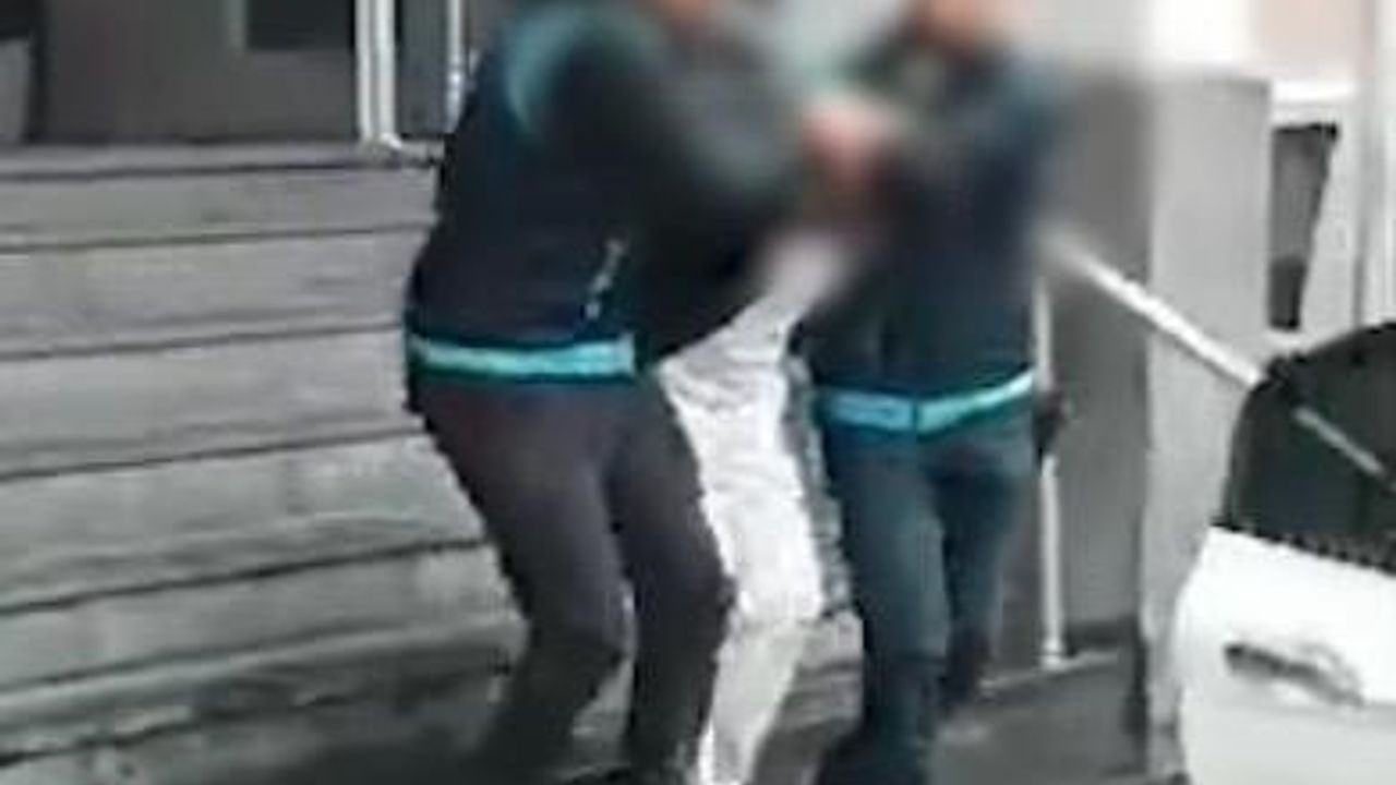 Boşanmak Üzere Olduğu Eşini Sokakta Öldüren Kişi Tutuklandı