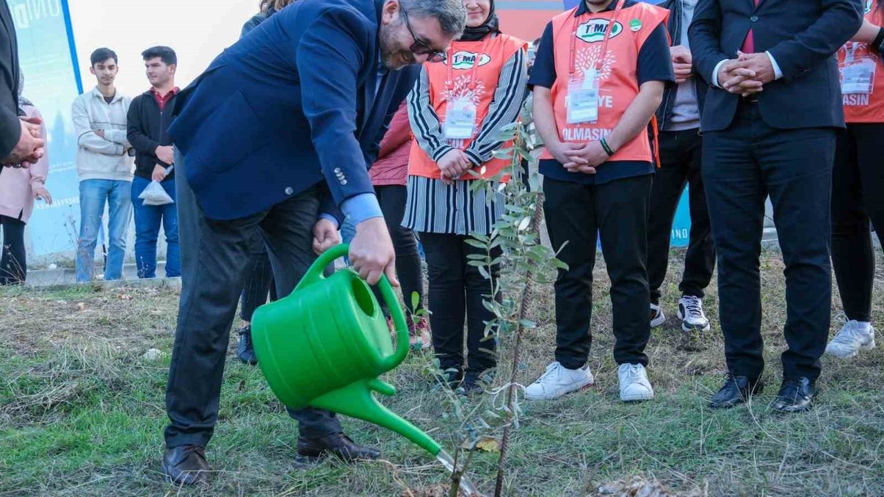 BŞEÜ'de 150 Zeytin Fidanı Dikildi