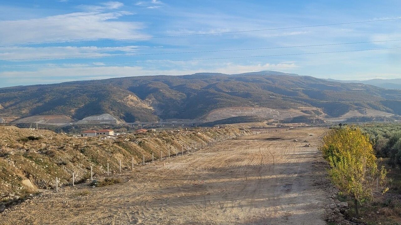Buharkent'te İlek Bahçesi Projesi ve Toprak Analiz Çalışmaları