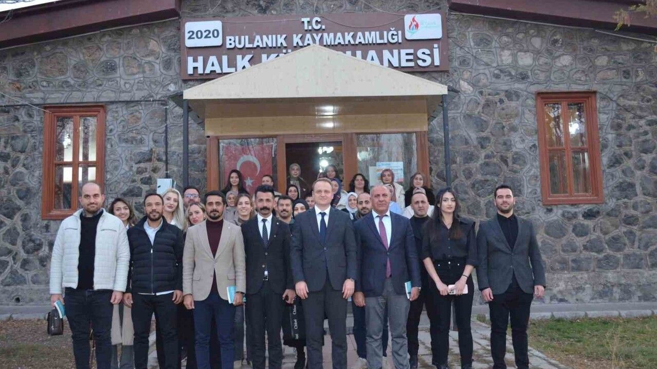 Bulanık Kütüphane Buluşmaları: Eğitimcilerle Özel Söyleşi