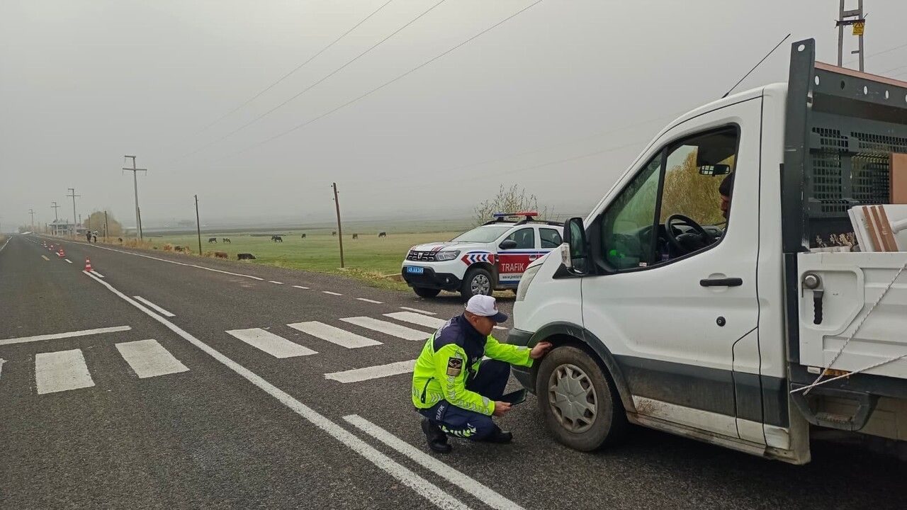 Bulanık’ta Kış Lastiği Denetiminde Cezalar Uygulandı