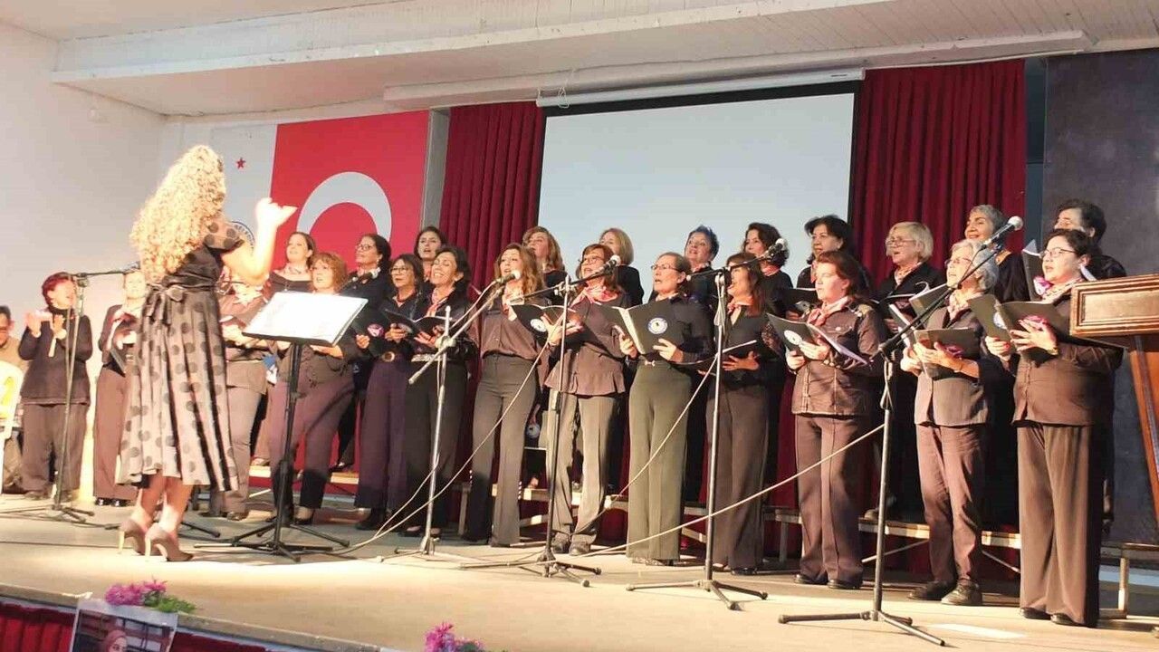 Burhaniye'de Kadına Yönelik Şiddete Dikkat Çekmek İçin Farkındalık Konseri