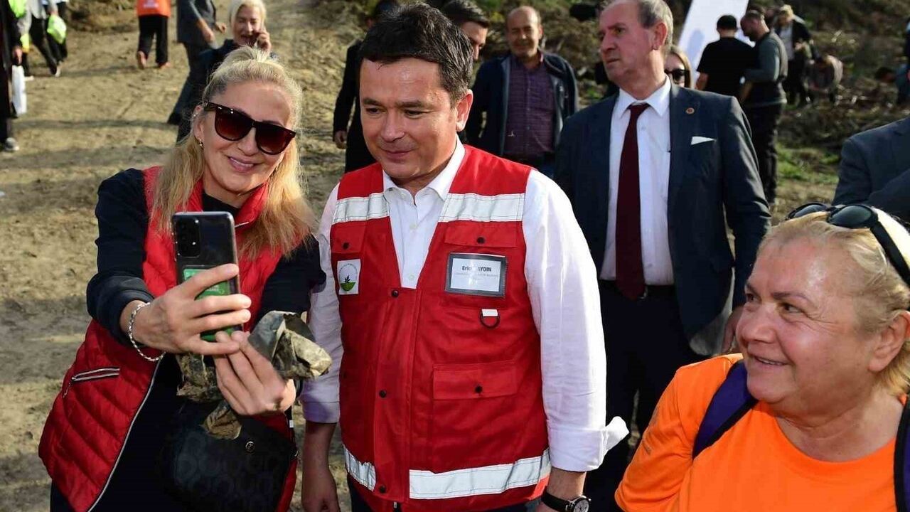 Bursa'da '1 Kitap 1 Fidan' Kampanyası ile Orman Oluşuyor