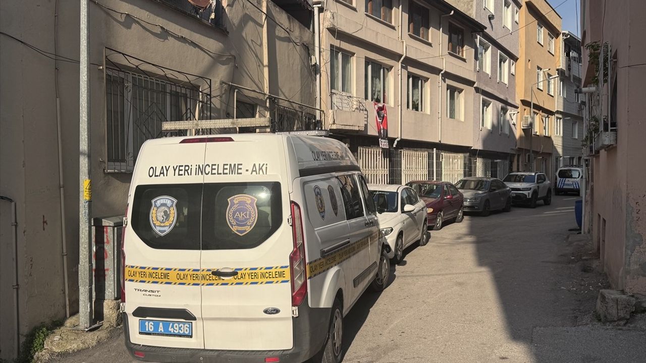 Bursa'da Bıçaklı Kavga: Genç Kadın Hayatını Kaybetti