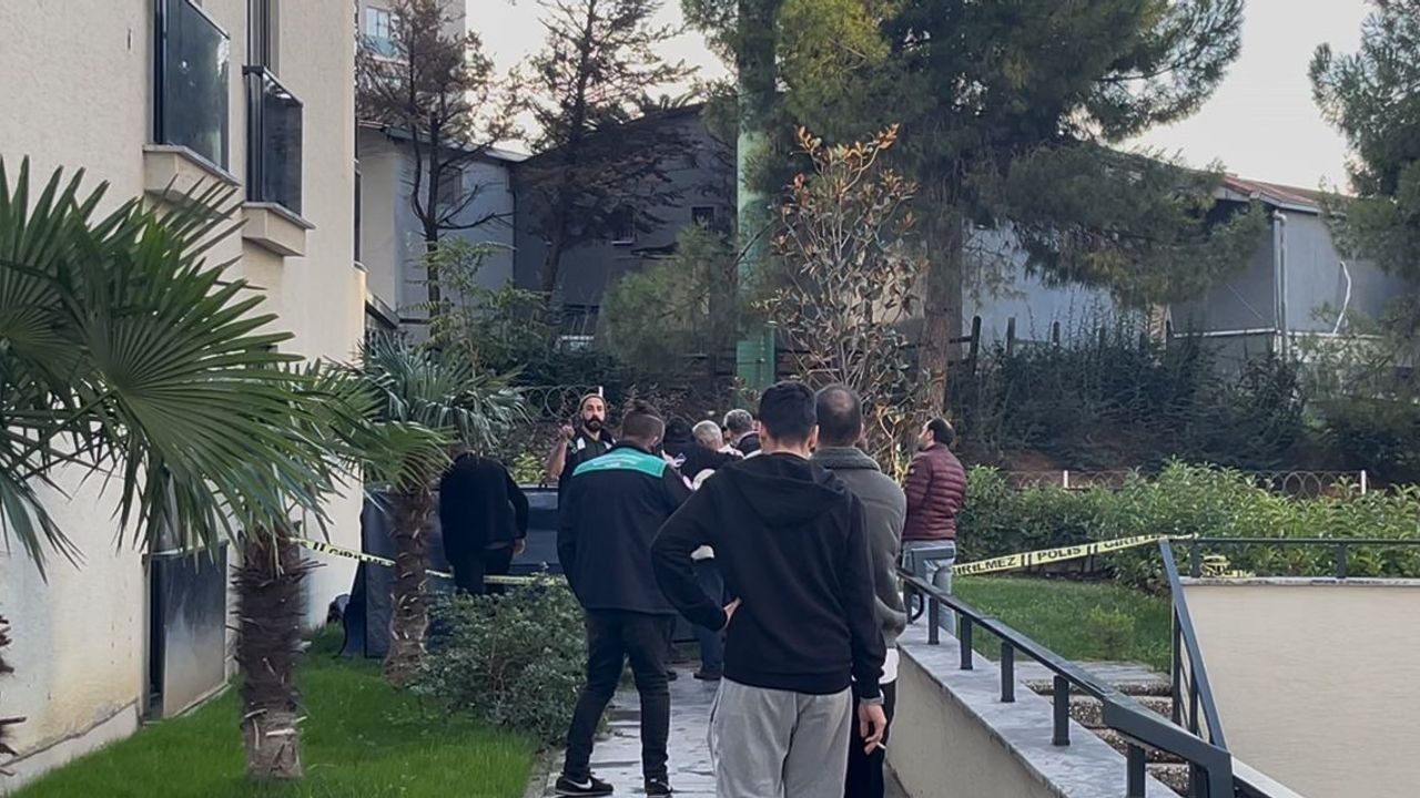 Bursa'da Camdan Düşen Genç Hayatını Kaybetti