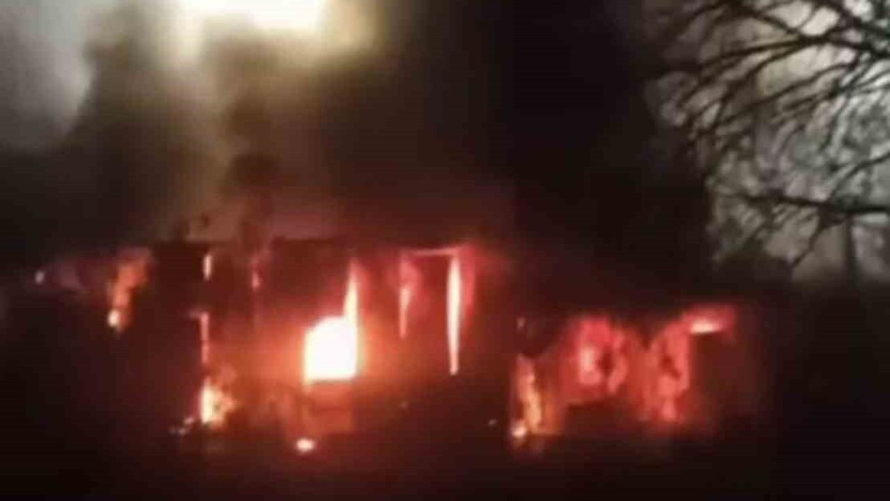 Bursa’da Fabrika Yangını: İtfaiye Müdahalesi Devam Ediyor