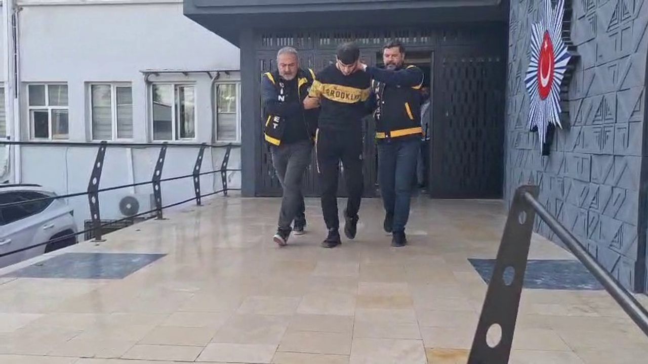 Bursa'da Genç Kadına Bıçaklı Saldırı: 45 Darbe ile Hayatını Kaybetti