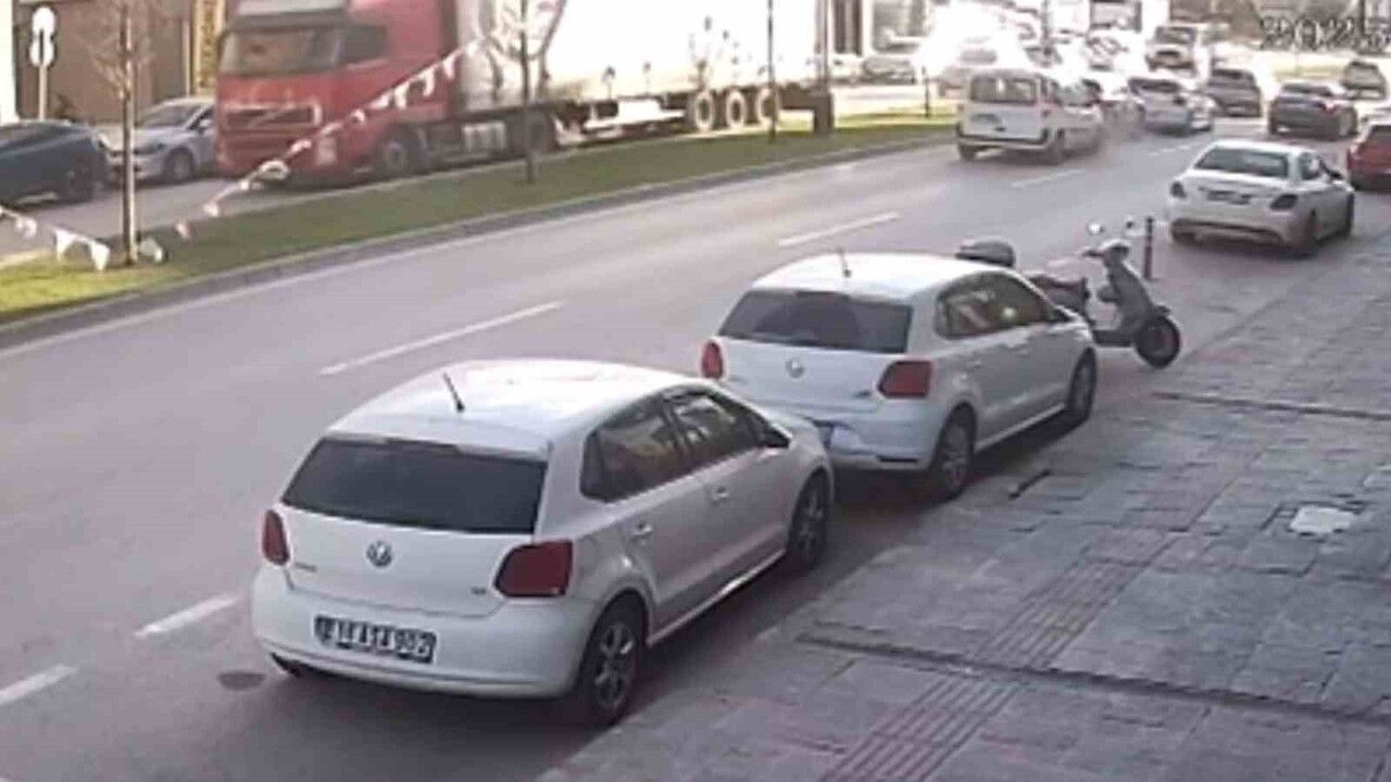 Bursa'da Hafif Ticari Araç ile Cip Çarpıştı: 1 Yaralı