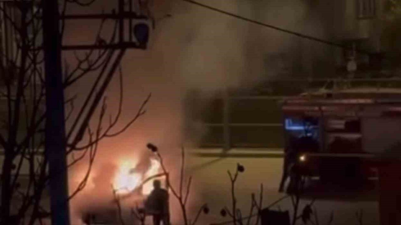 Bursa’da Hafif Ticari Araç Yangını Paniğe Neden Oldu