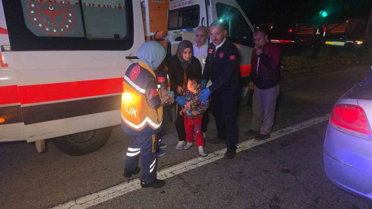 Bursa'da Kırmızı Işıkta Kaza: 5 Yaralı