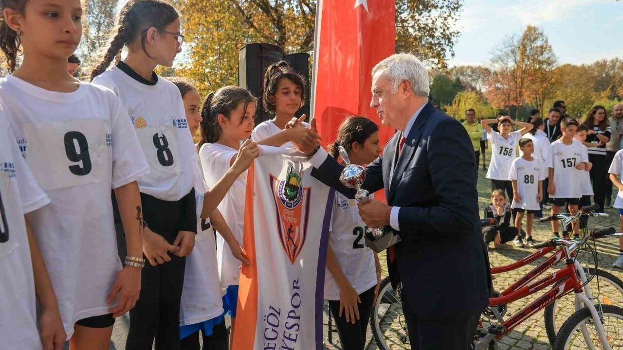 Bursa'da Nefes Kesen Kros Yarışması