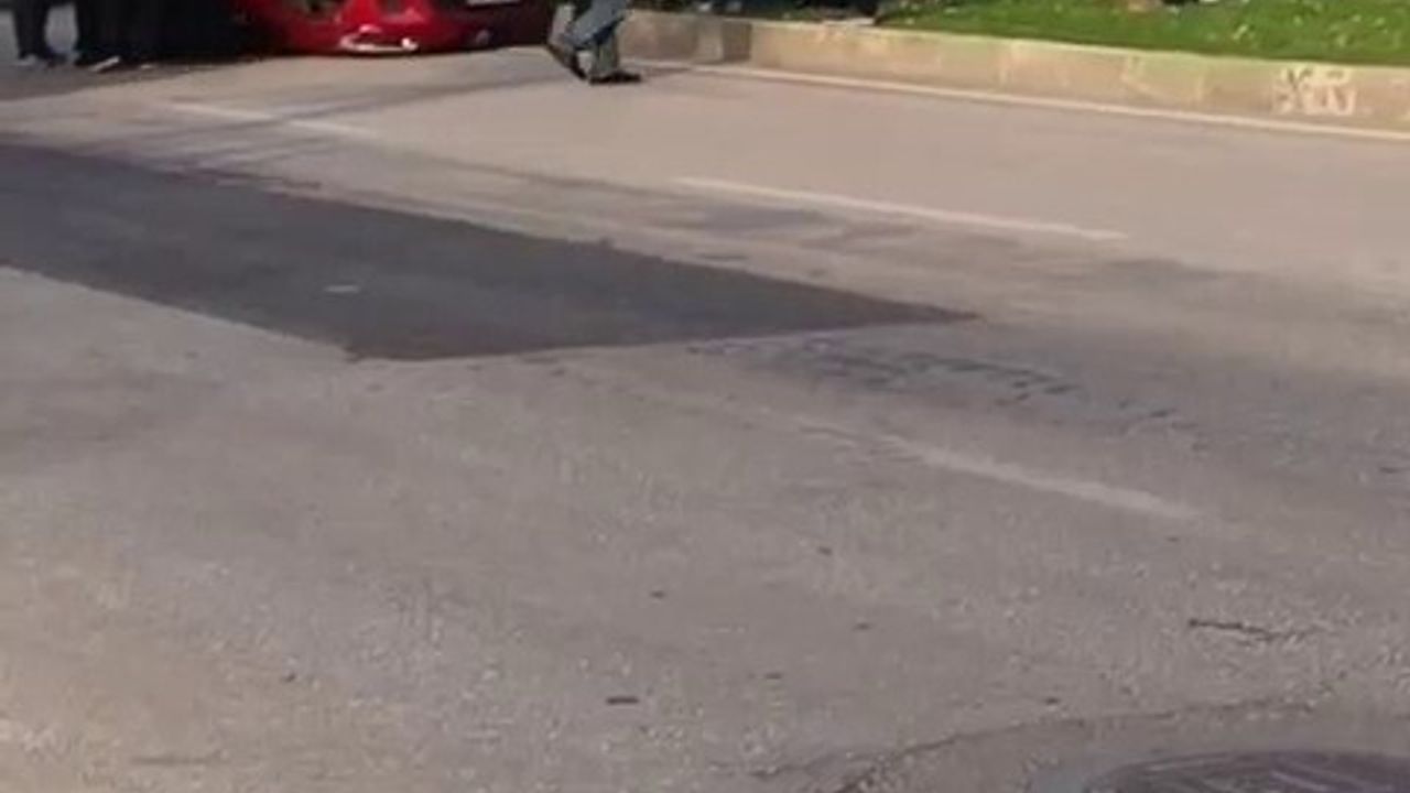 Bursa'da Trafik Kazası: Takla Atan Araçta Sıkışan Sürücü Kurtarıldı