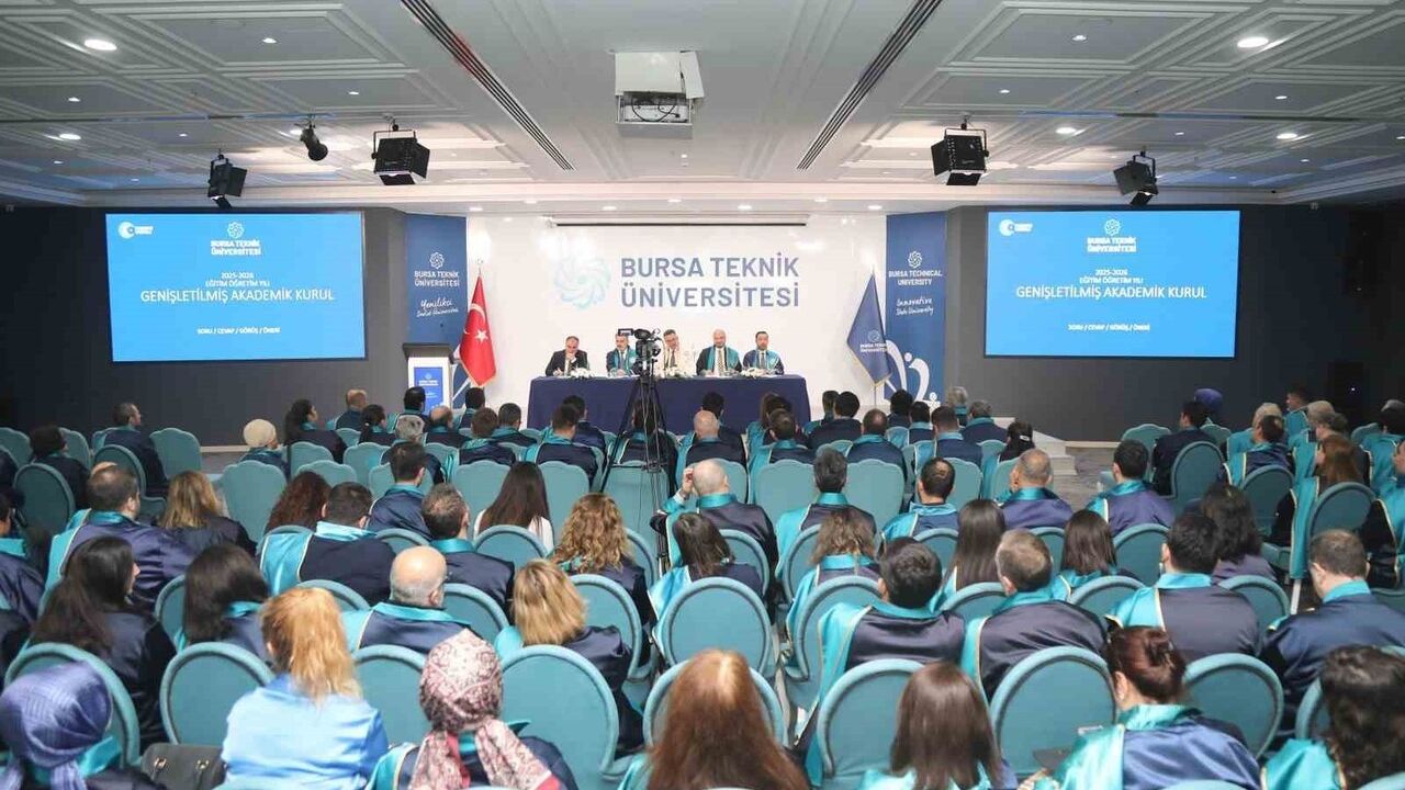 Bursa Teknik Üniversitesi 2025-2026 Akademik Kurul Toplantısı Gerçekleştirildi