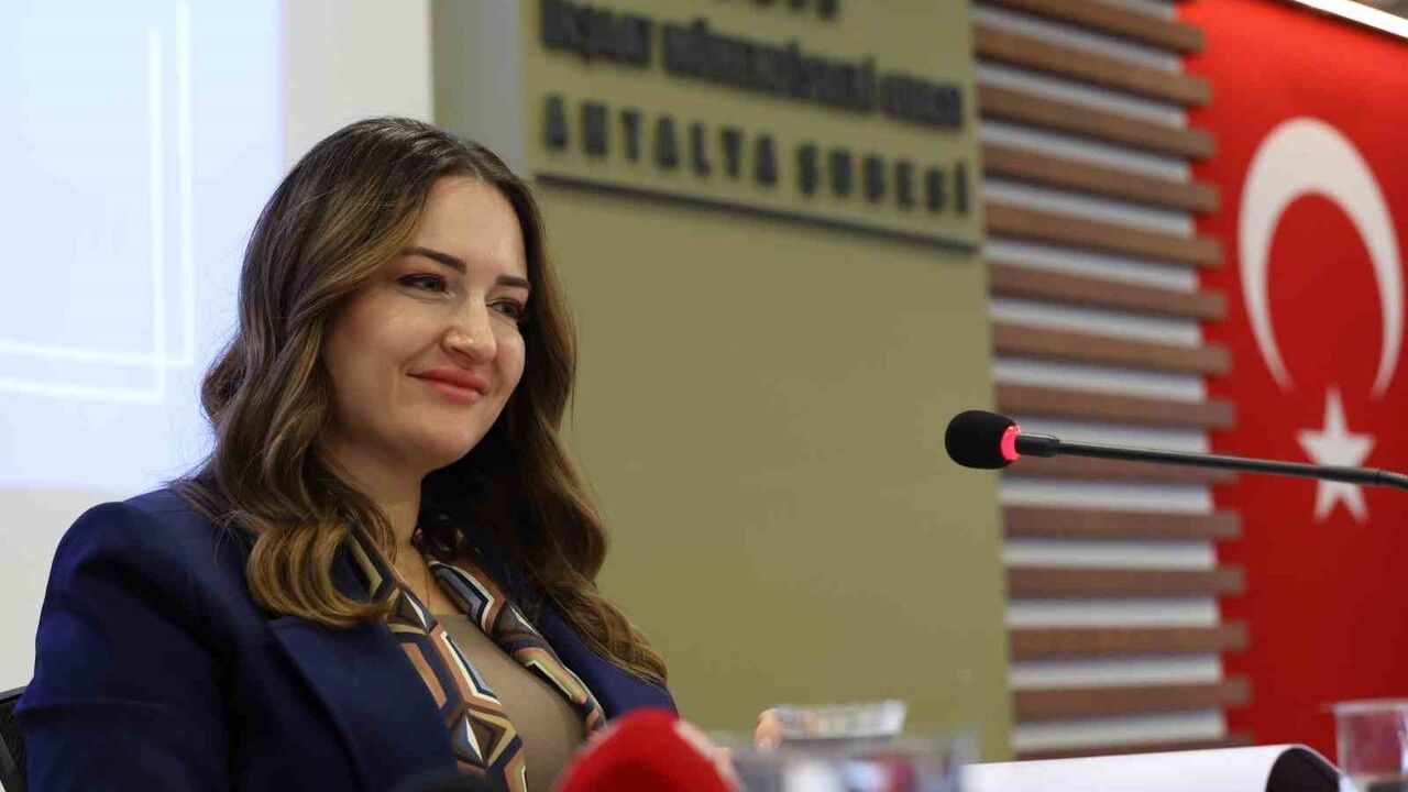 Büşra Özdemir: Antalya İçin Daha Fazla Çalışıyoruz