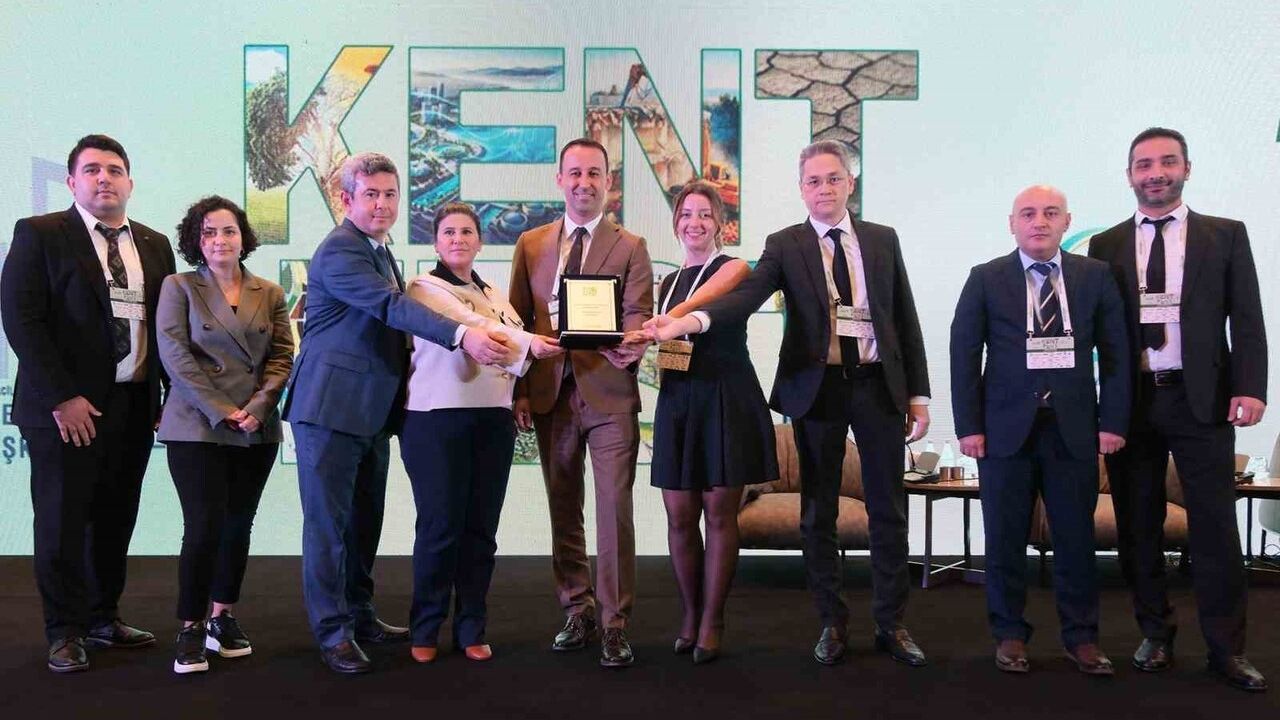 Büyükçekmece Belediyesi, En İyi Akıllı Şehir Ödülü'nün Sahibi Oldu