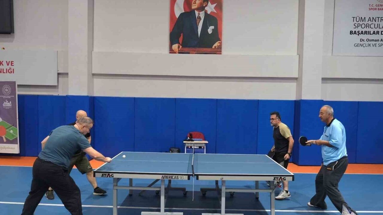 Büyükçekmece’de 40 Yaş Üstü Masa Tenisi Turnuvası Coşkusu