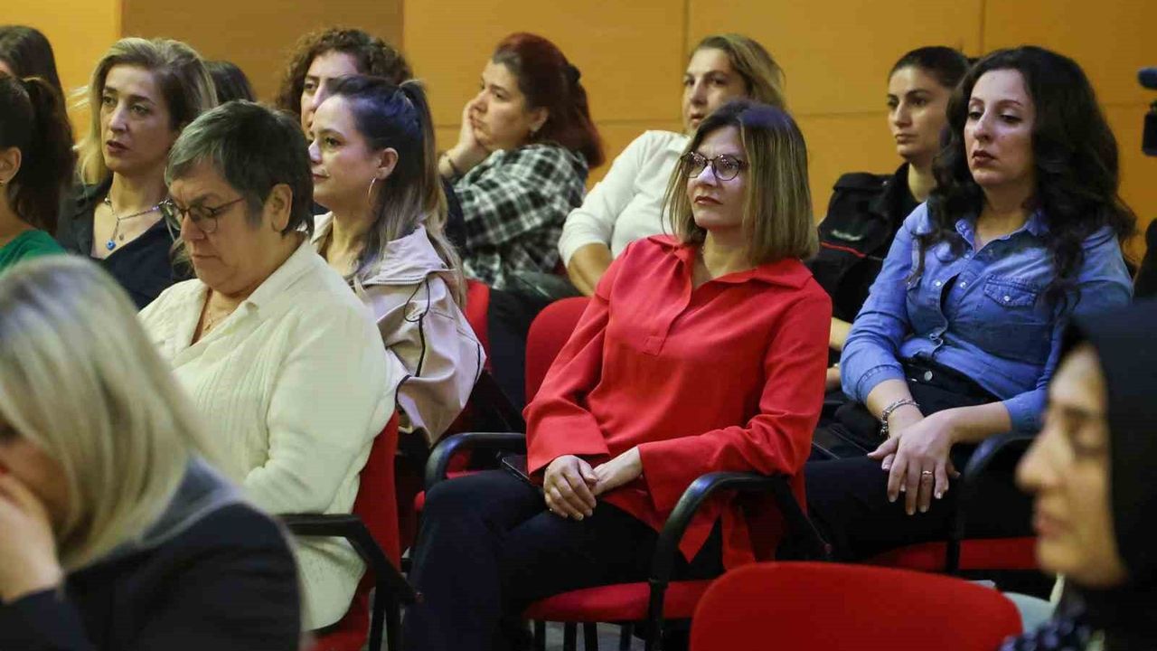 Büyükşehir Belediyesi'nden Personellere Aile İçi İletişim Eğitimi