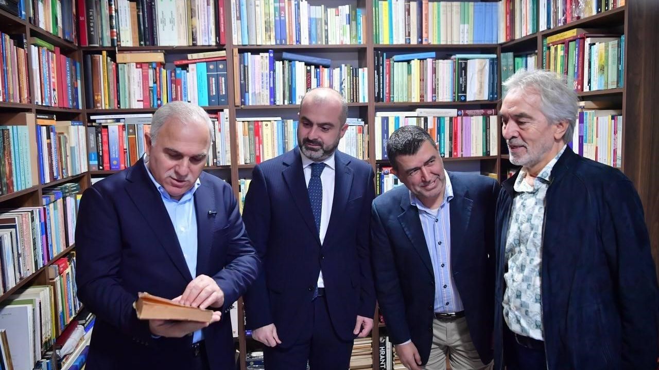 Cağaloğlu Kitapçılar Çarşısı Yenilendi ve Açıldı