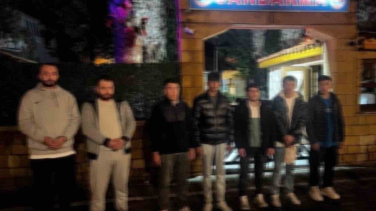 Çanakkale'de Göçmen Kaçakçılığına Darbe: 6 Organizatör ve 56 Kaçak Göçmen Yakalandı