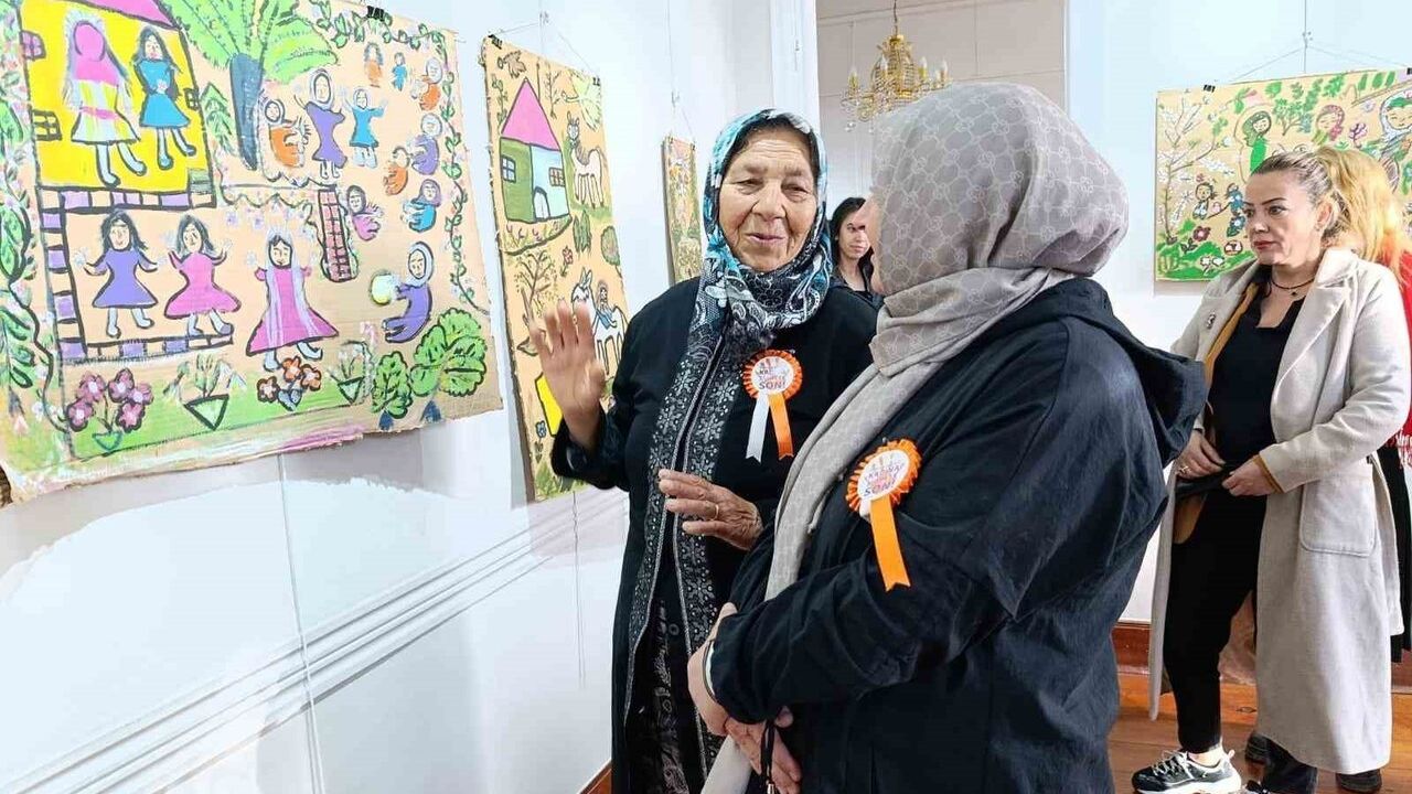 Çanakkale'de Kadına Yönelik Şiddete Karşı Yürüyüş Düzenlendi