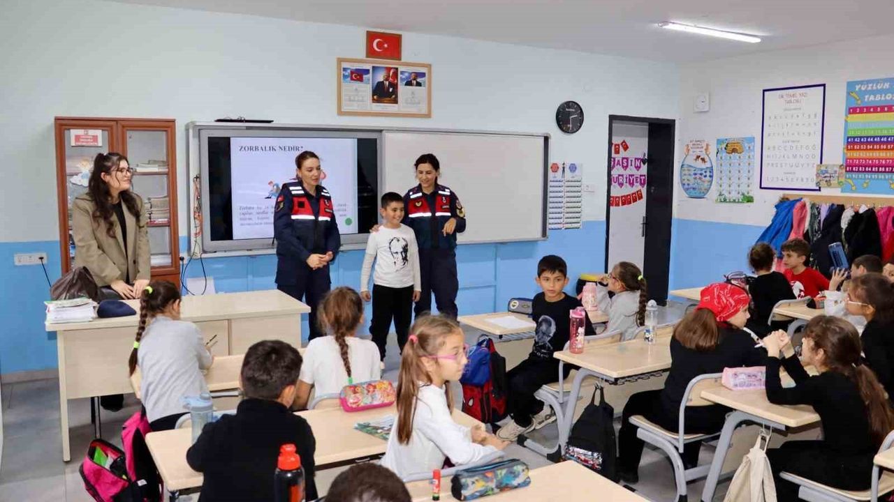 Çanakkale'de Öğrencilere Akran Zorbalığı ve Mahremiyet Eğitimi