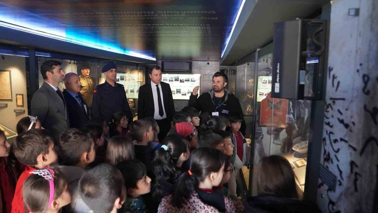 Çanakkale Savaşları Mobil Müzesi Aydıntepe'yi Ziyaret Etti