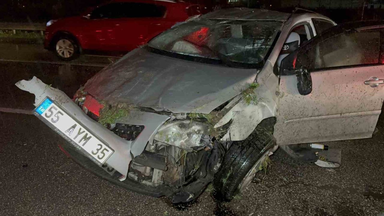 Canik'te Kontrolden Çıkan Araç Takla Attı