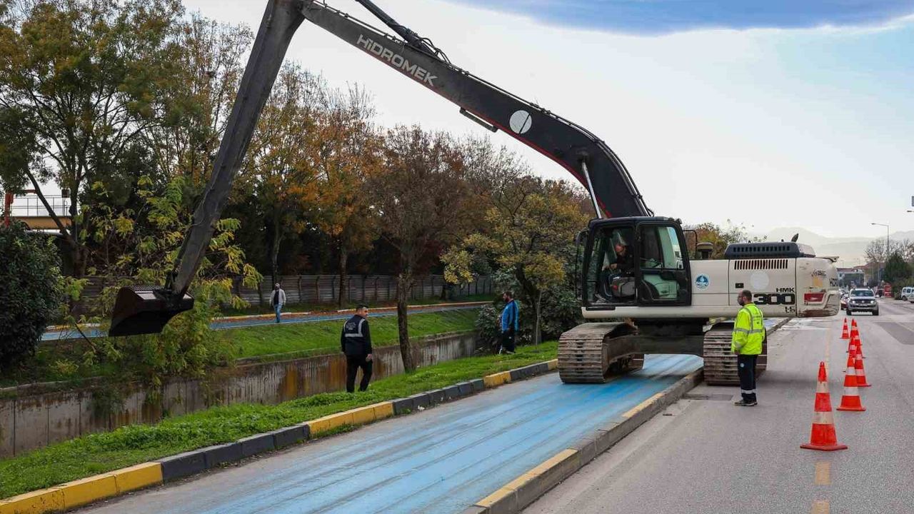 Çark Deresi'nde Temizlik Çalışmaları