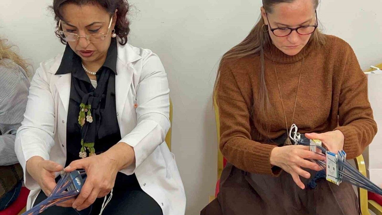 Çarpana Dokuma Sanatı Modern Tasarımlarla Yeniden Hayat Buluyor