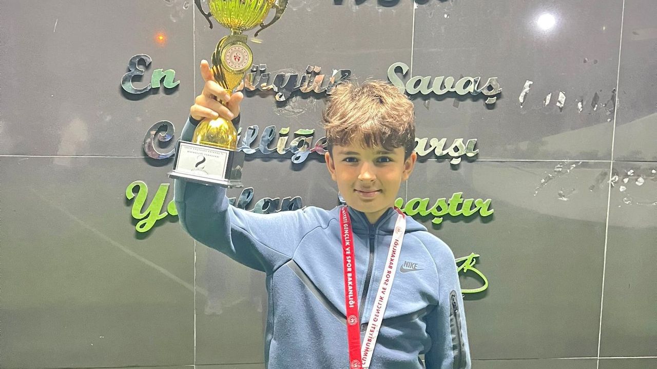 Çeşme Belediyesporlu Emir Tütüncüoğlu Satrançta İzmir İkincisi Oldu