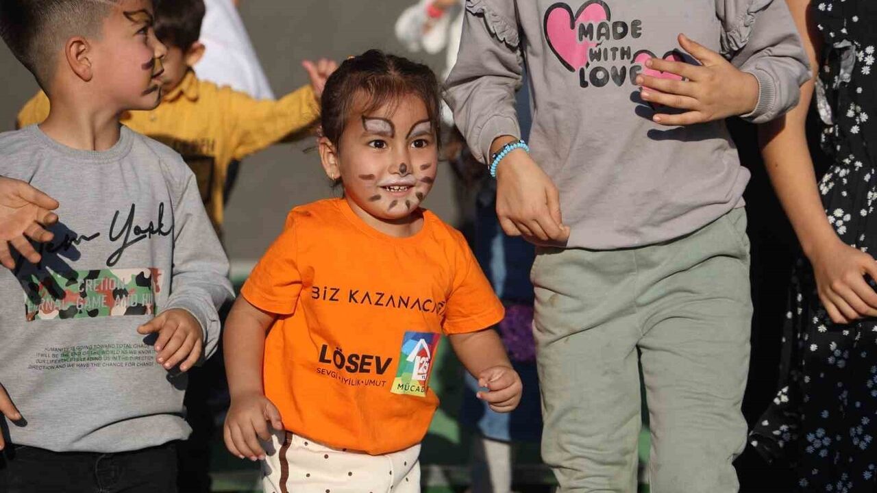 Ceylin'in Kanser Zaferi Balonlarla Kutlandı