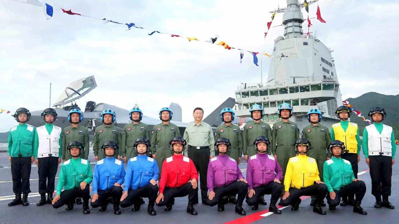 Çin'in Üçüncü ve En Gelişmiş Uçak Gemisi Fujian Hizmete Girdi