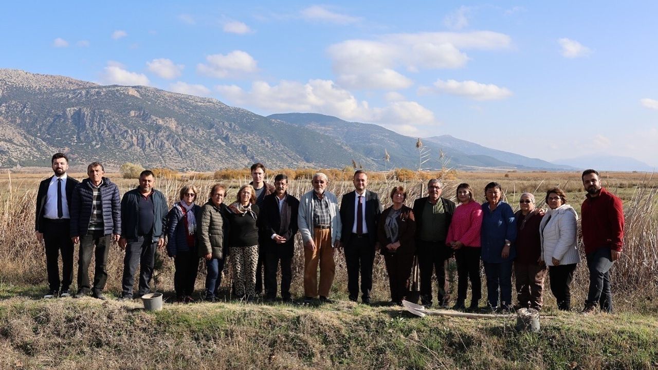 Çivril'de Öğretmenler İçin Hatıra Ormanı Oluşturuldu