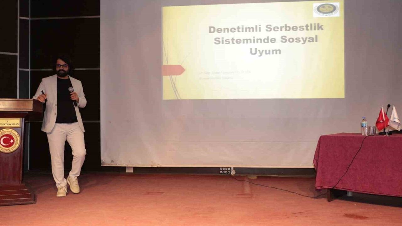 Cizre'de Denetimli Serbestlik Konferansı Düzenlendi